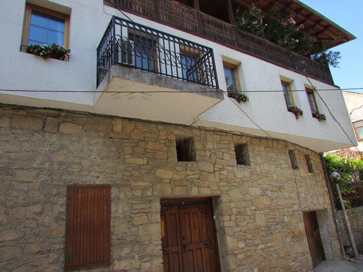 Home With The Veranda Veliko Tarnovo Extérieur photo