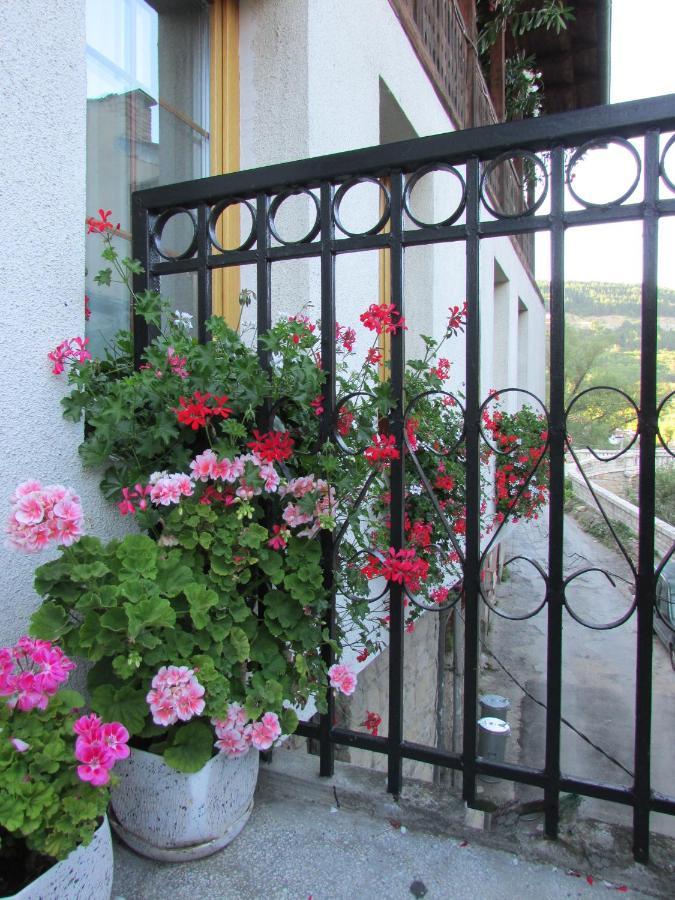 Home With The Veranda Veliko Tarnovo Extérieur photo