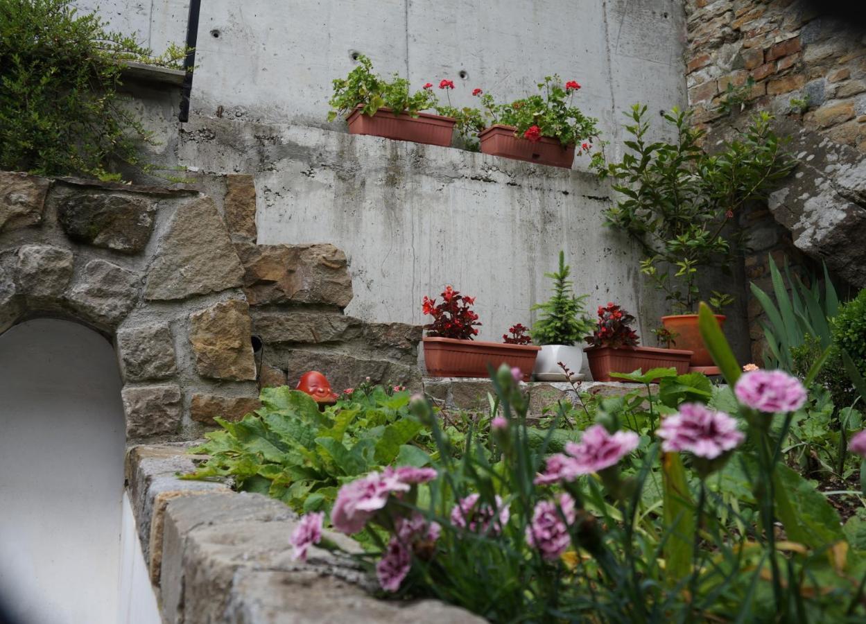 Home With The Veranda Veliko Tarnovo Extérieur photo